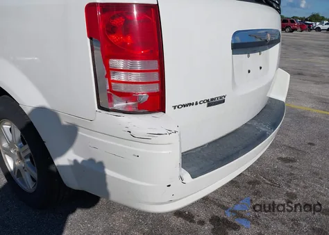 2008 Chrysler Town & Country Touring z USA, uszkodzony, nr VIN 2A8HR54P38R799943